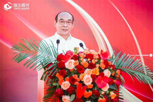 逸飛激光鋰電激光智造裝備總部基地項目封頂